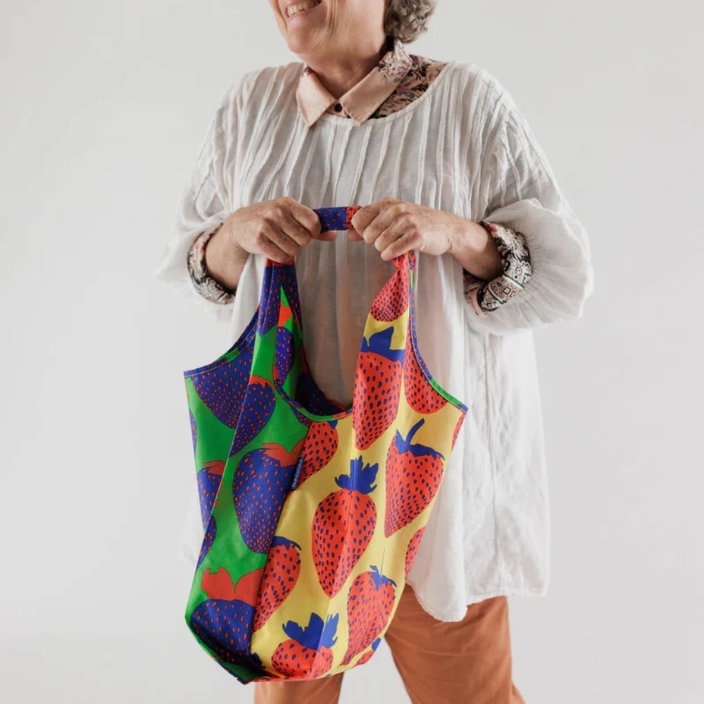 BAGGU NWT Electric Strawberry Mix Standard Reusable Bag